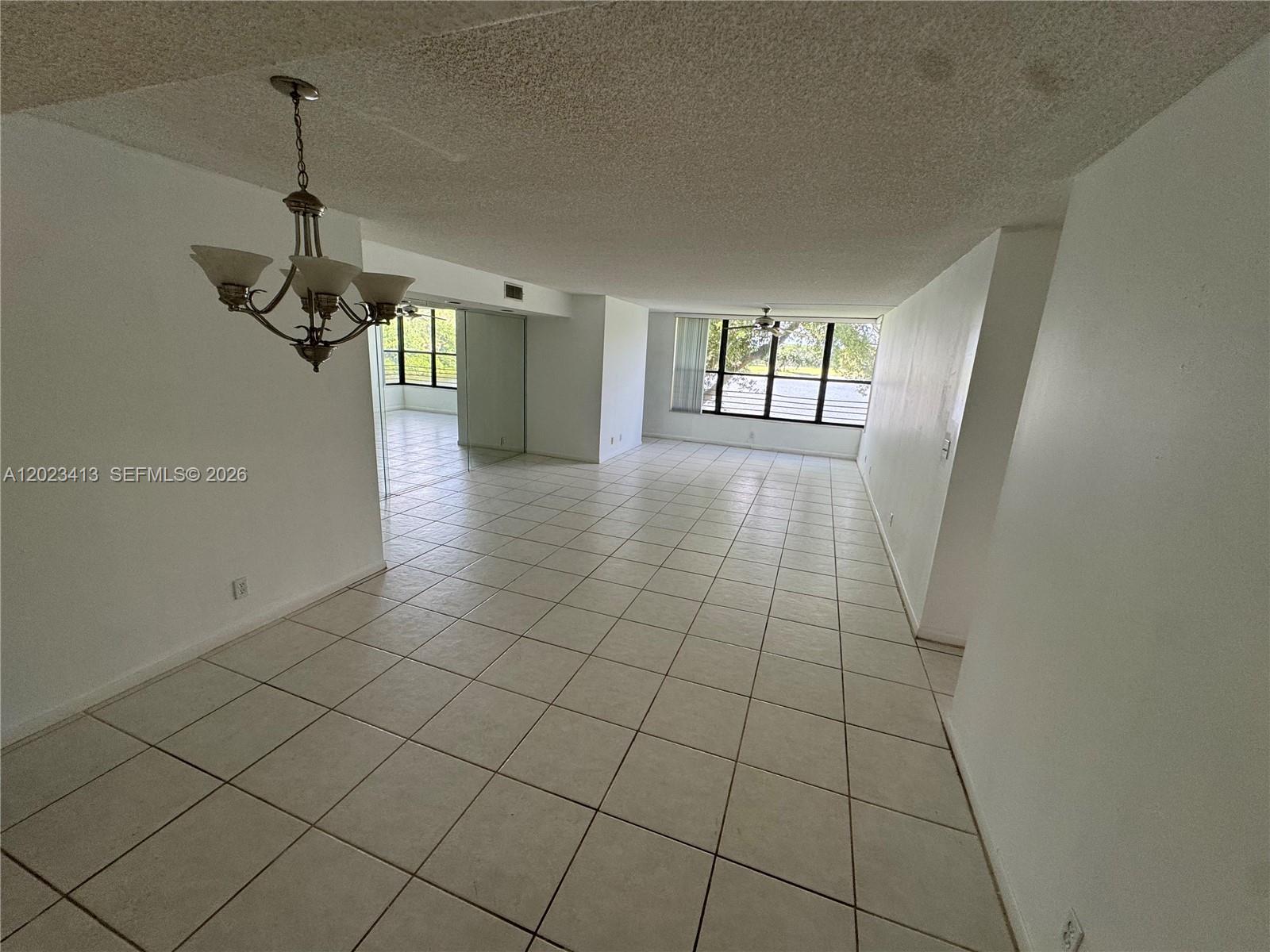 2768 S Carambola Cir S 206, Coconut Creek, FL, 33066/$224,999 2 2768 S Carambola Cir S 206