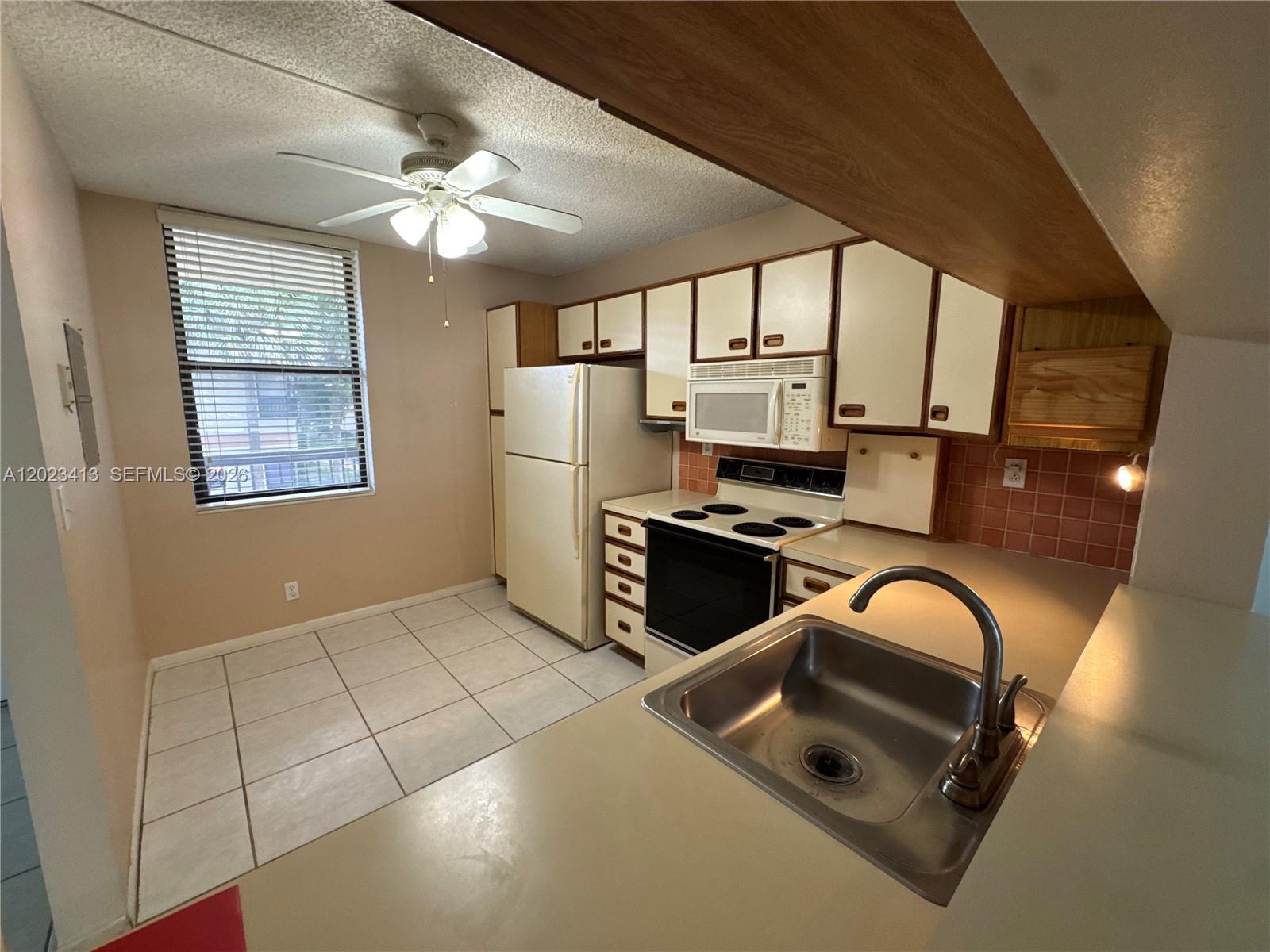 APPLEWOOD VILLAGE II-F CO - Residential