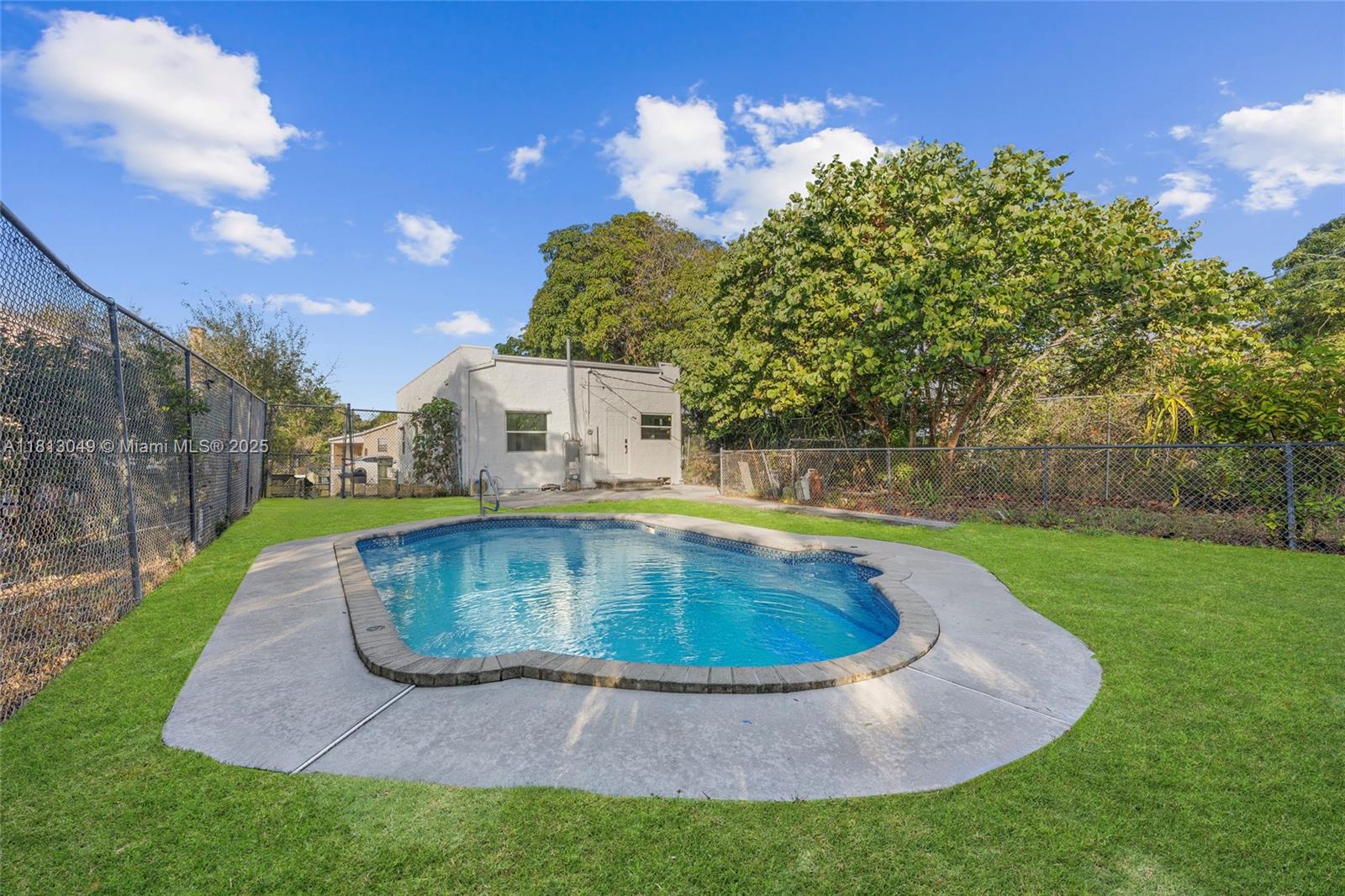 LAKE WORTH TOWN OF - Residential Lease