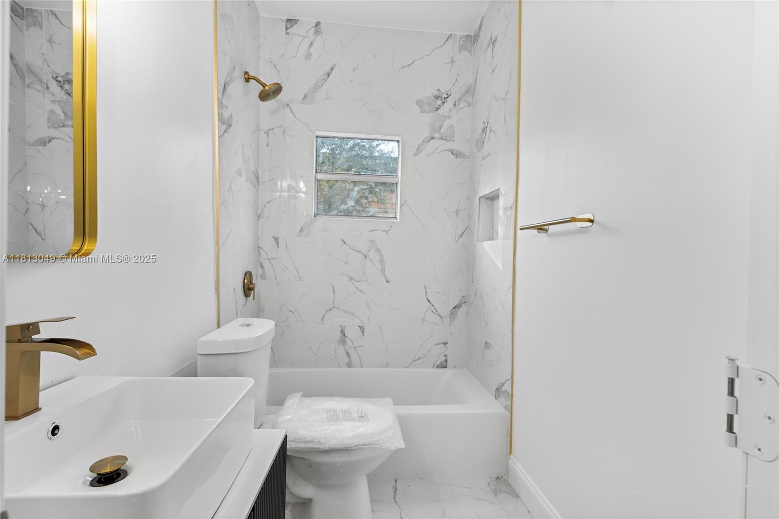 LAKE WORTH TOWN OF - Residential Lease