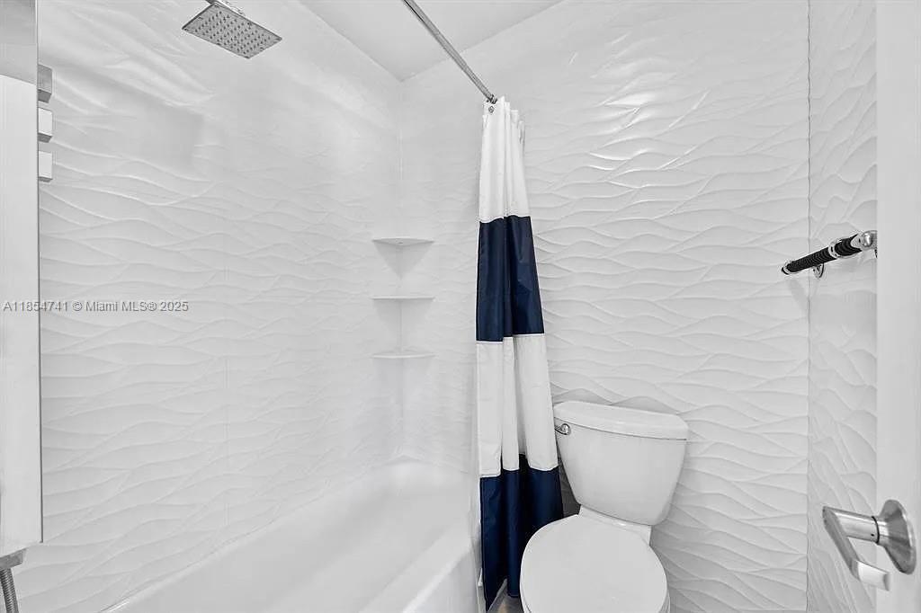 HILLSBORO IMPERIAL APTS C - Residential