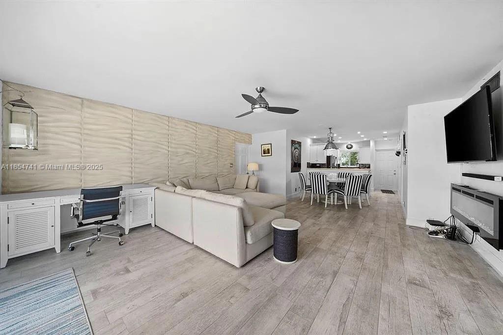 HILLSBORO IMPERIAL APTS C - Residential