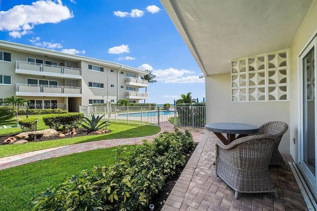 HILLSBORO IMPERIAL APTS C - Residential