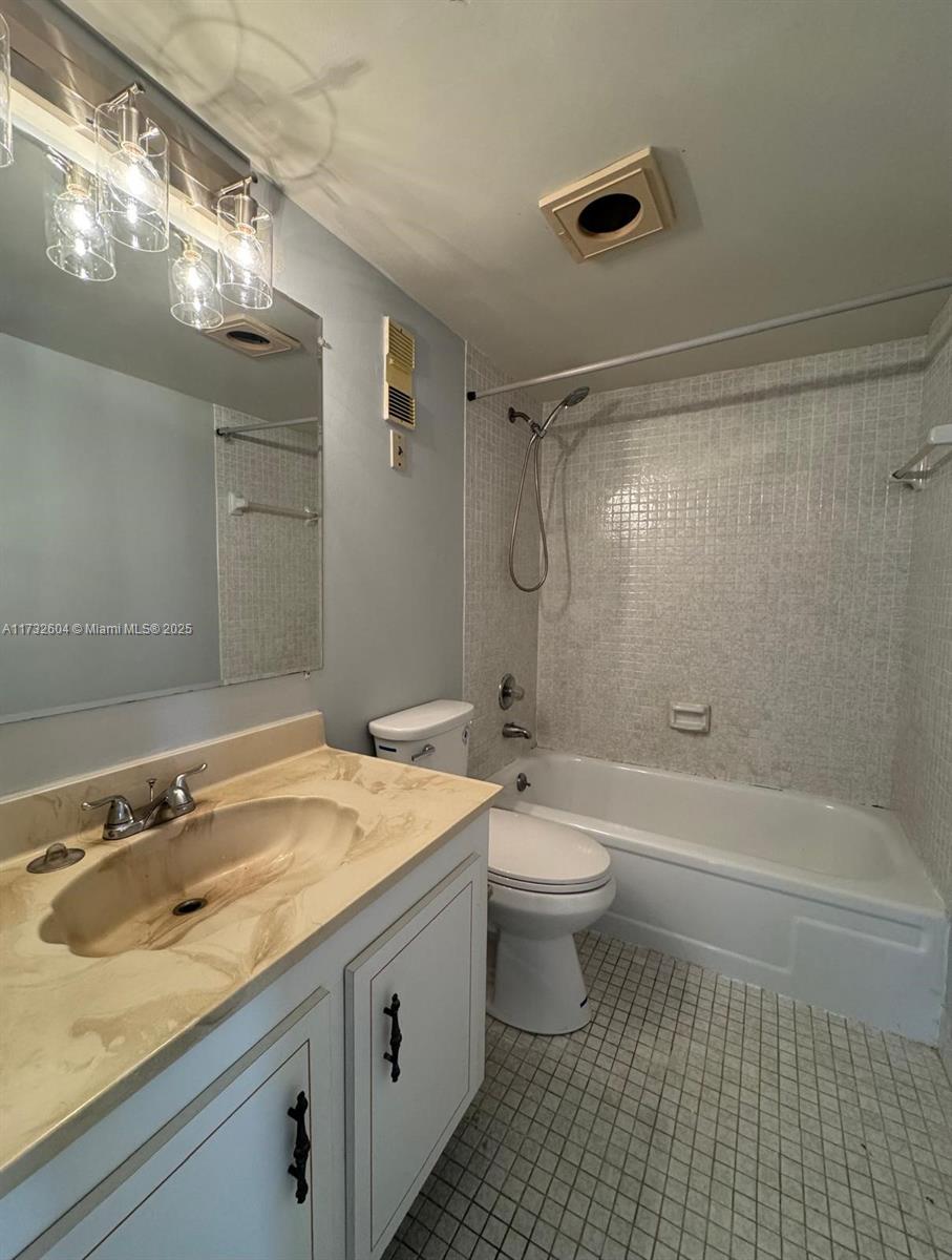 PARK PLACE CONDOMINIUM - Residential