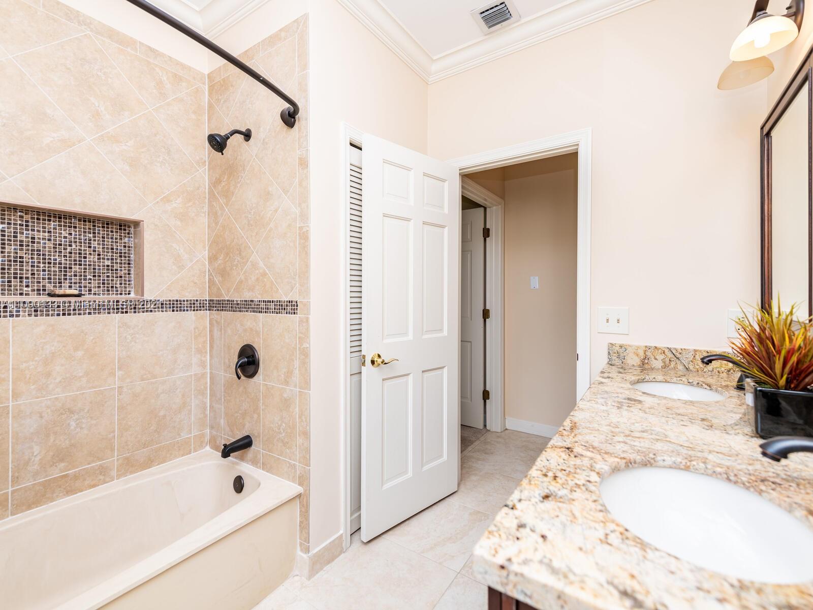 MAPLEWOOD - Residential