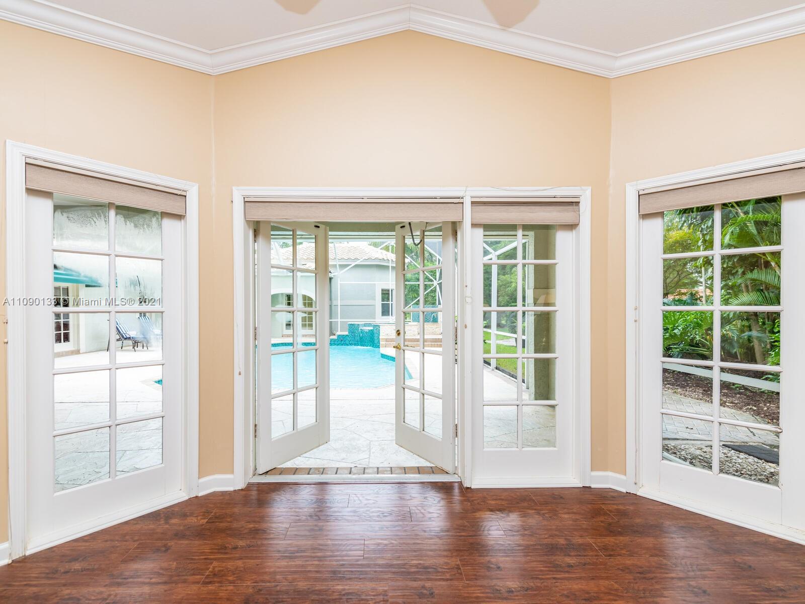 MAPLEWOOD - Residential