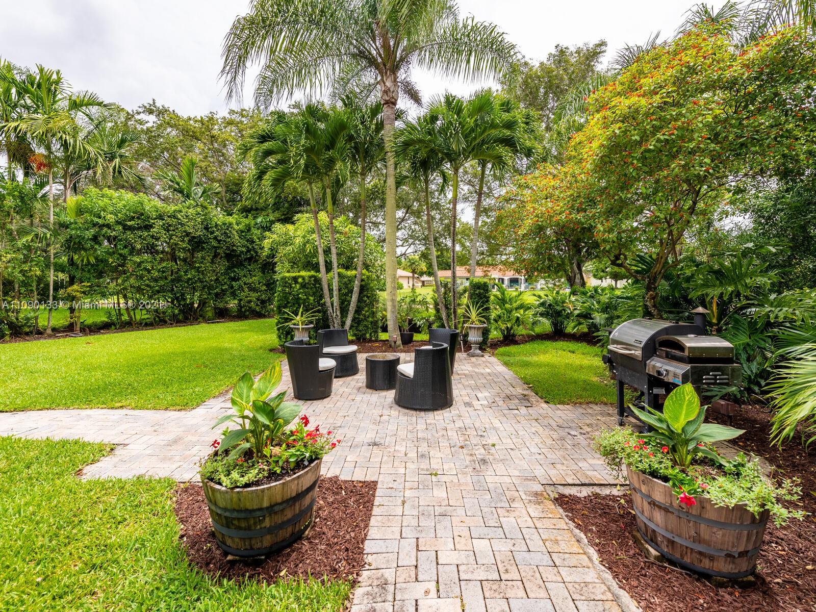 MAPLEWOOD - Residential