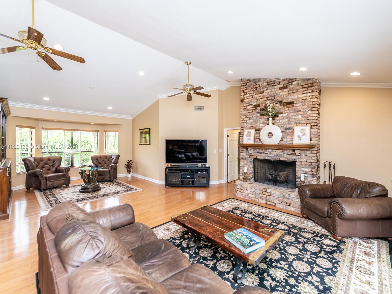 MAPLEWOOD - Residential