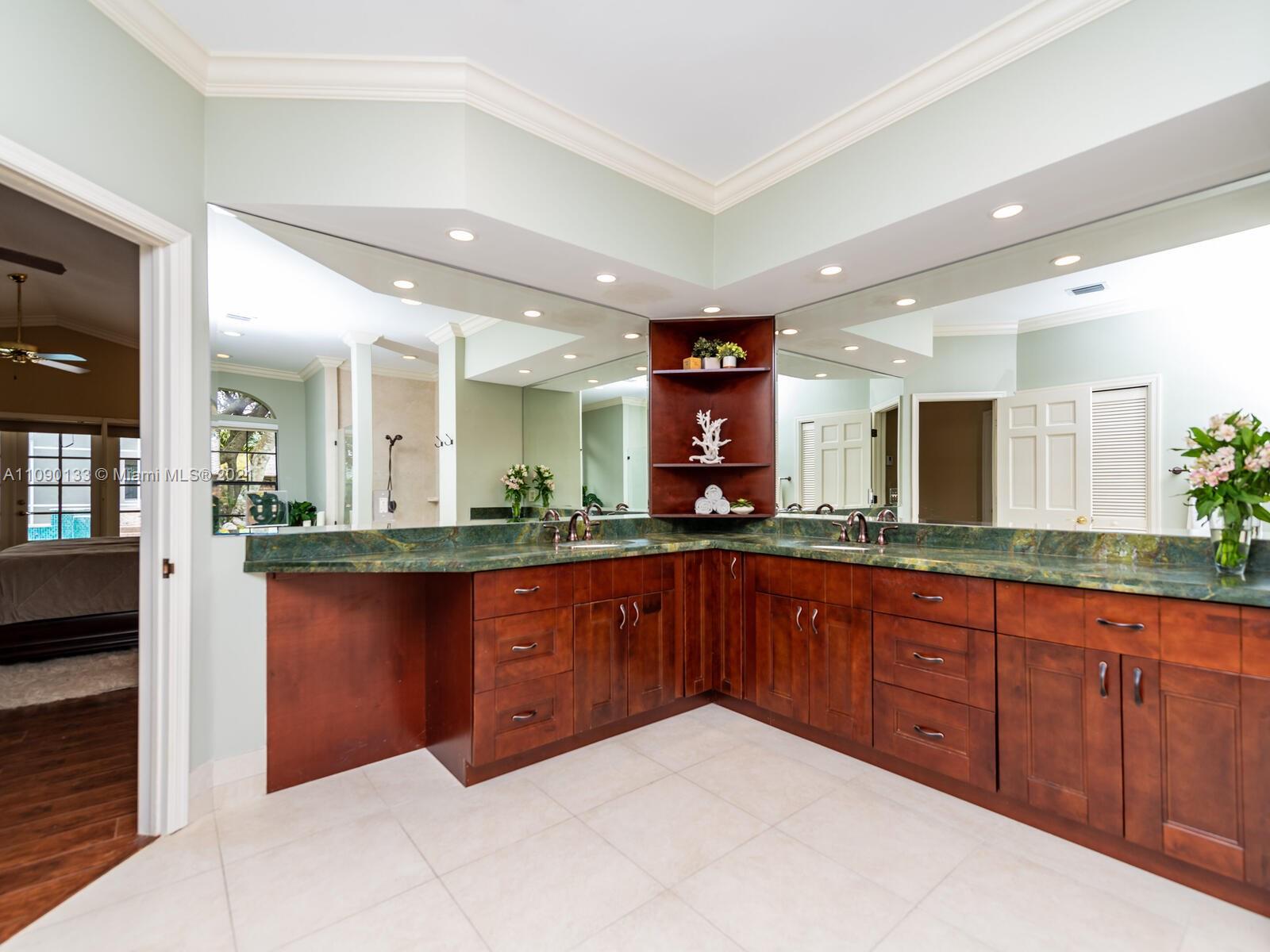 MAPLEWOOD - Residential