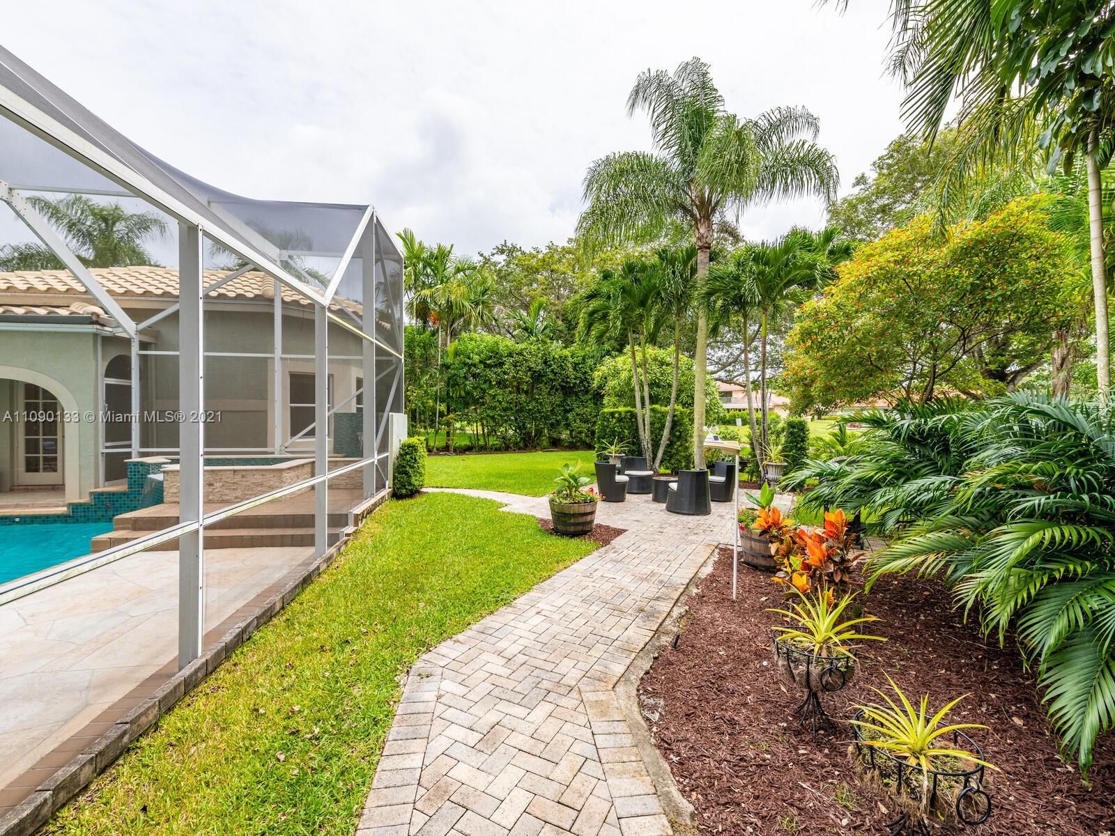 MAPLEWOOD - Residential