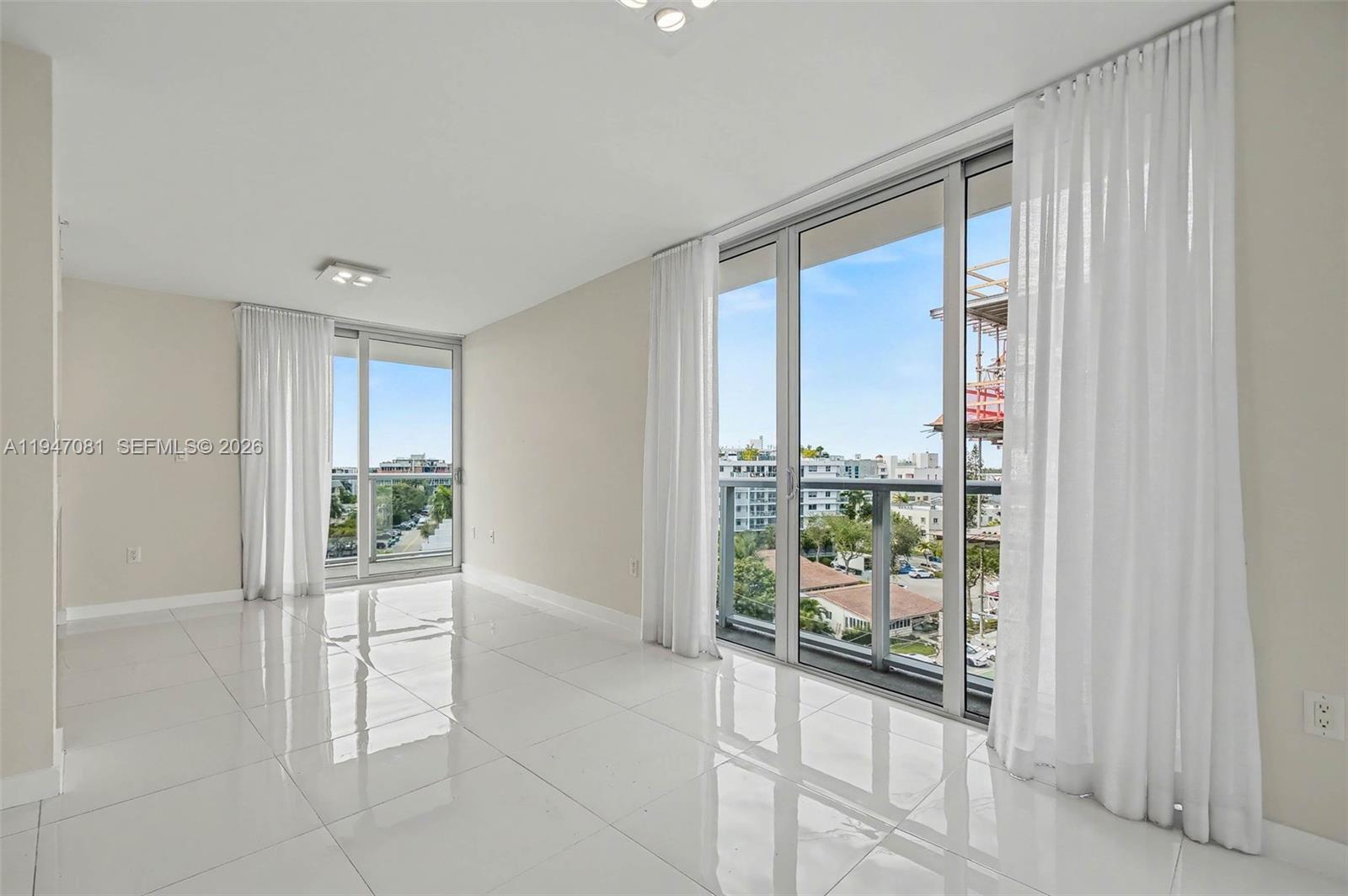 BAY HARBOUR ISLAND - Residential