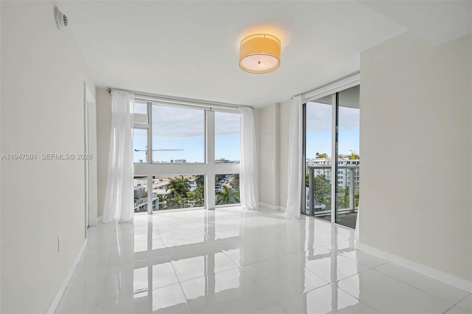 BAY HARBOUR ISLAND - Residential