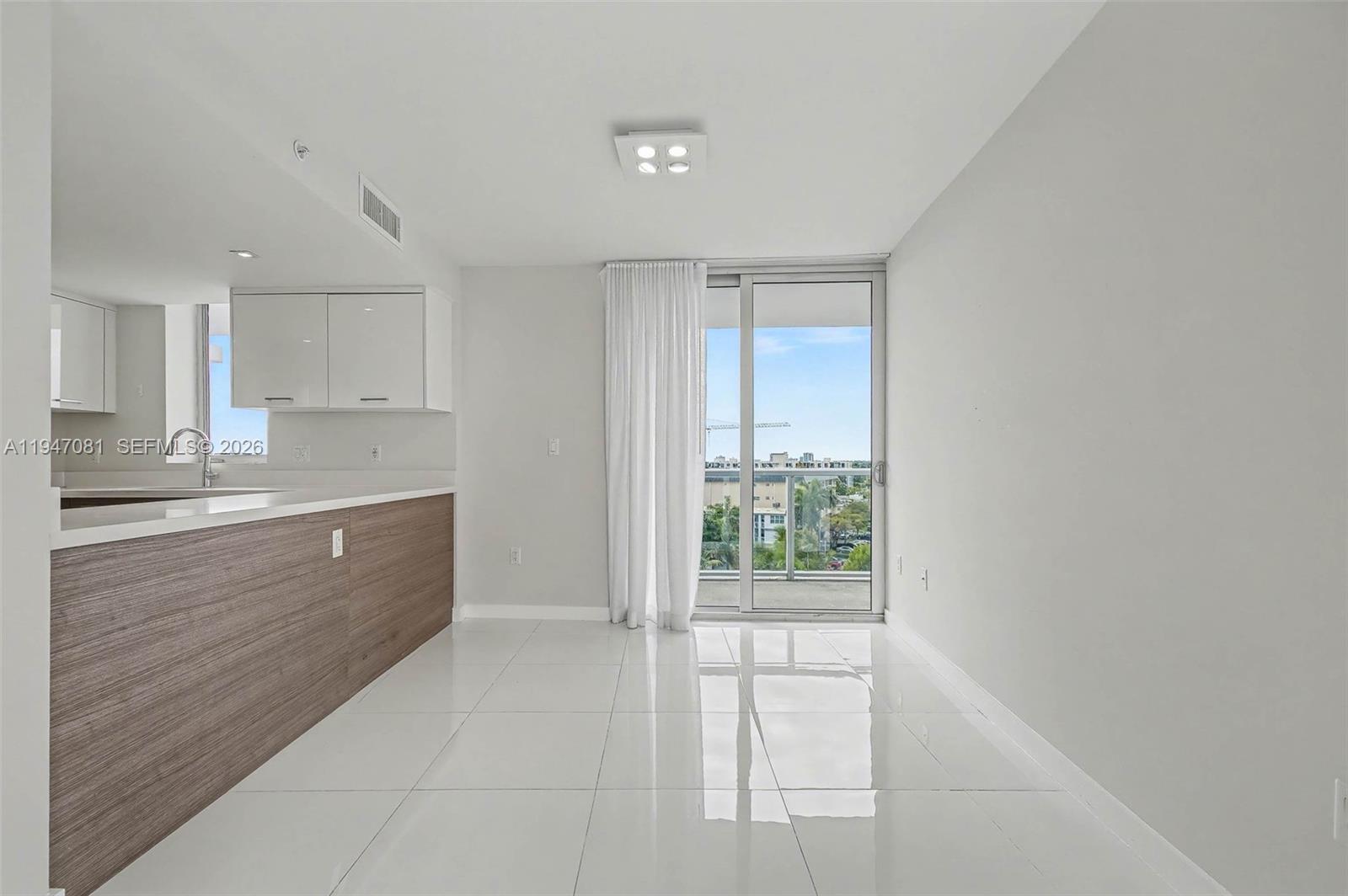 BAY HARBOUR ISLAND - Residential