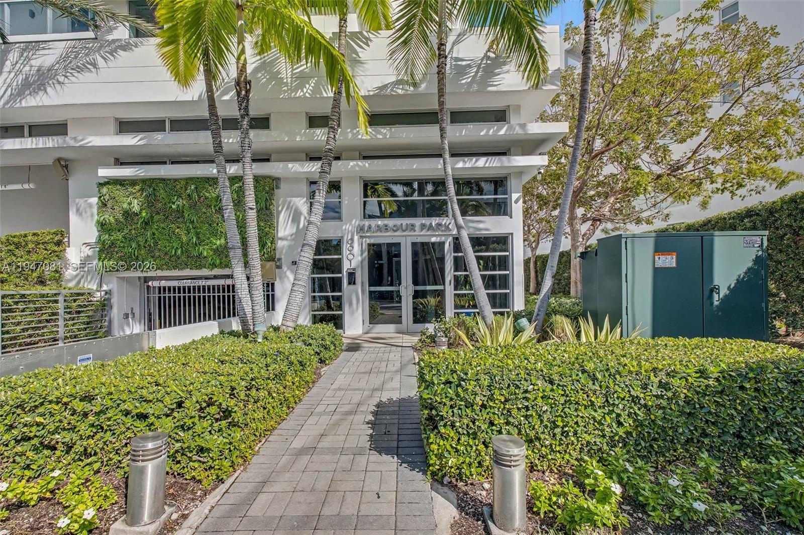 BAY HARBOUR ISLAND - Residential