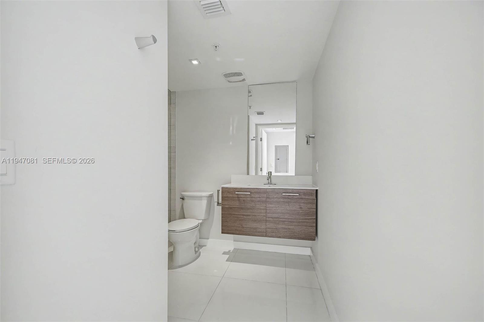 BAY HARBOUR ISLAND - Residential