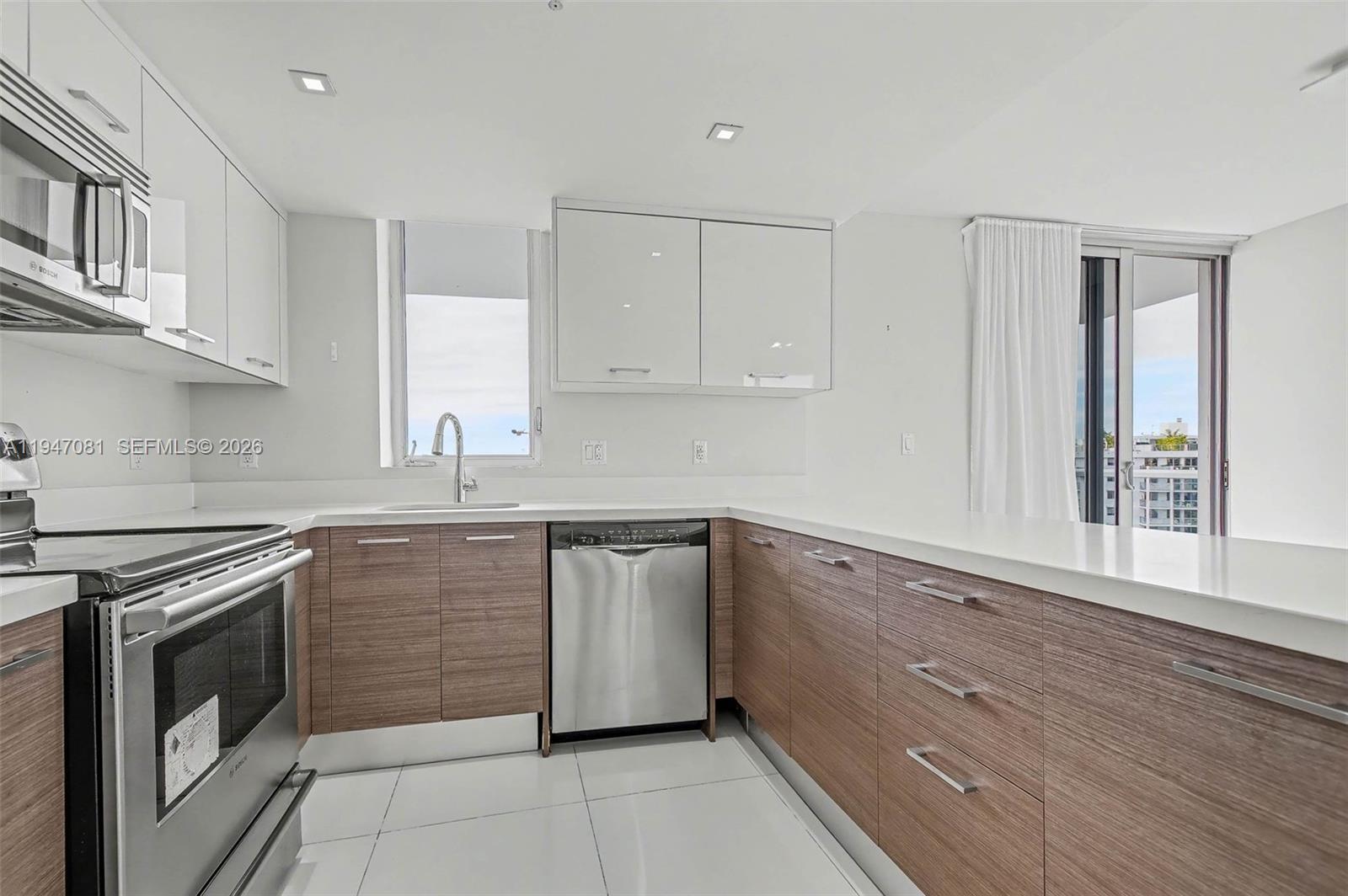 BAY HARBOUR ISLAND - Residential