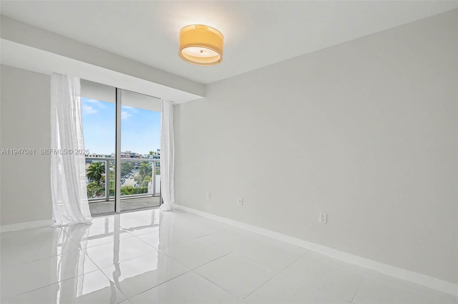 BAY HARBOUR ISLAND - Residential