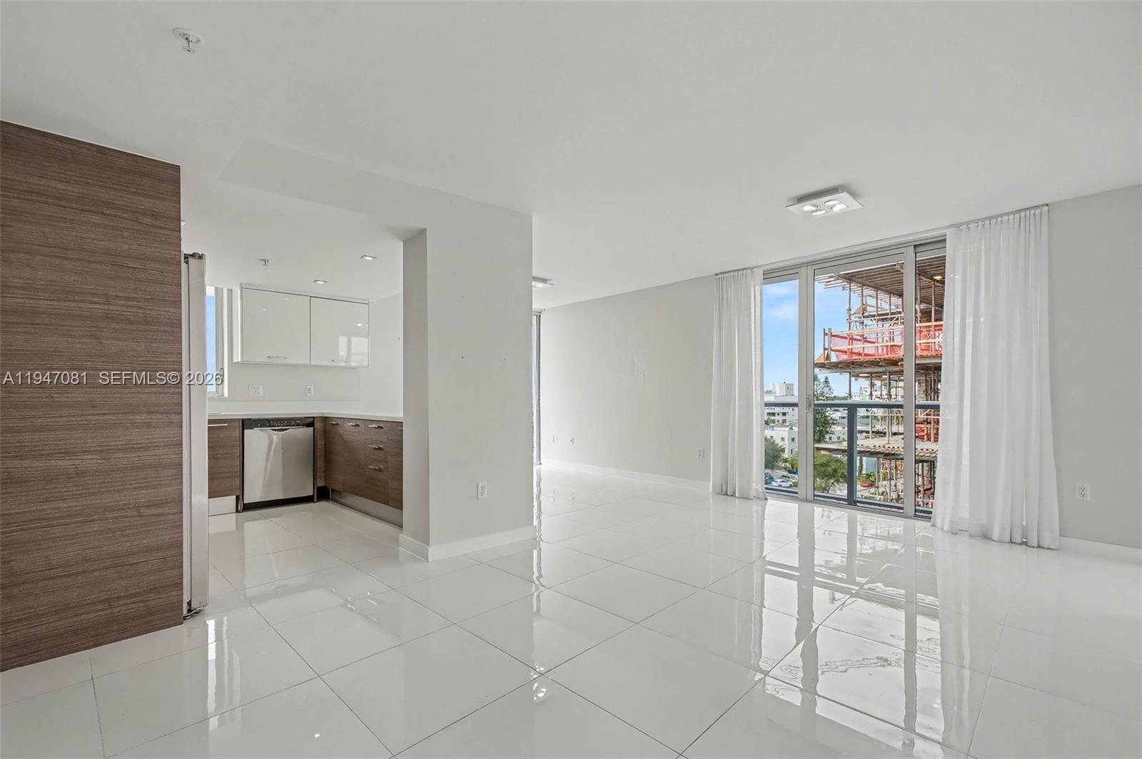 BAY HARBOUR ISLAND - Residential