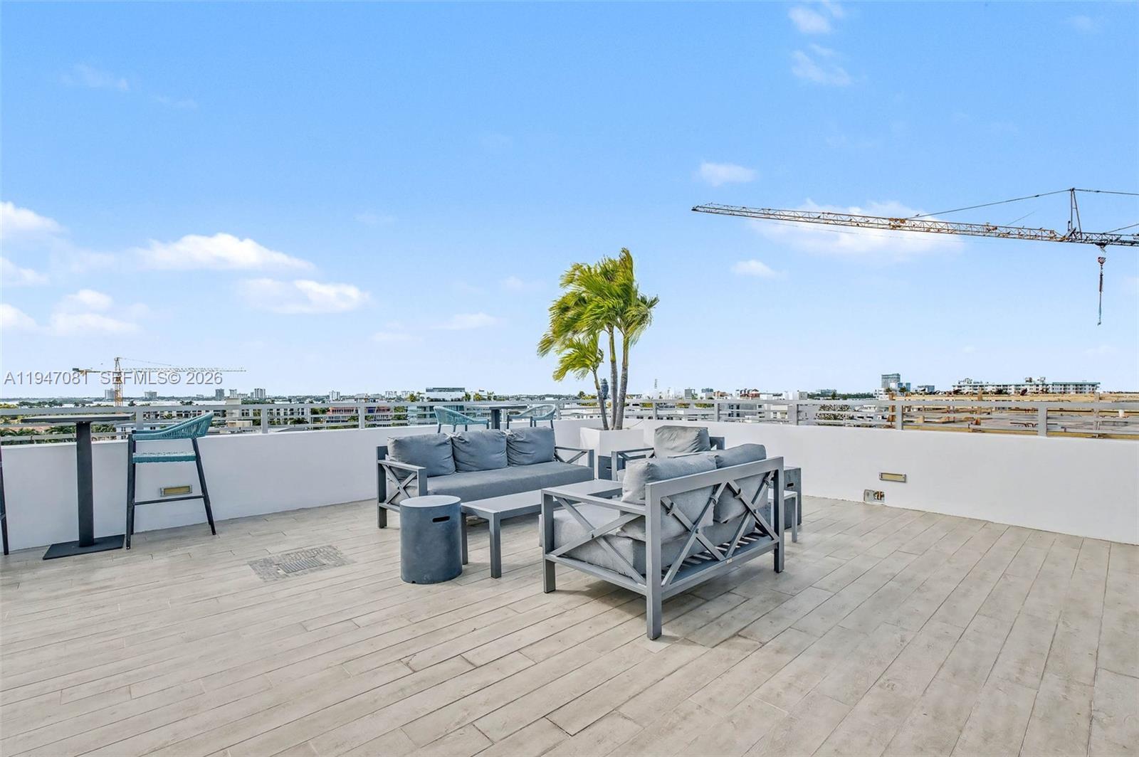 BAY HARBOUR ISLAND - Residential