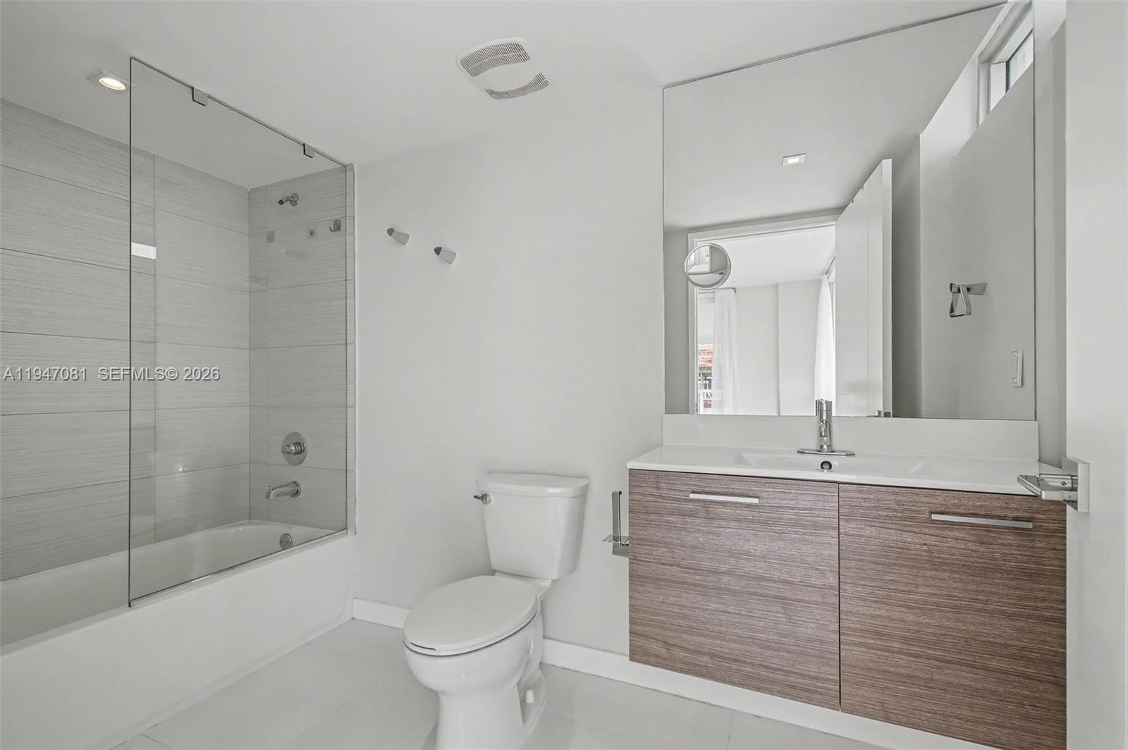 BAY HARBOUR ISLAND - Residential