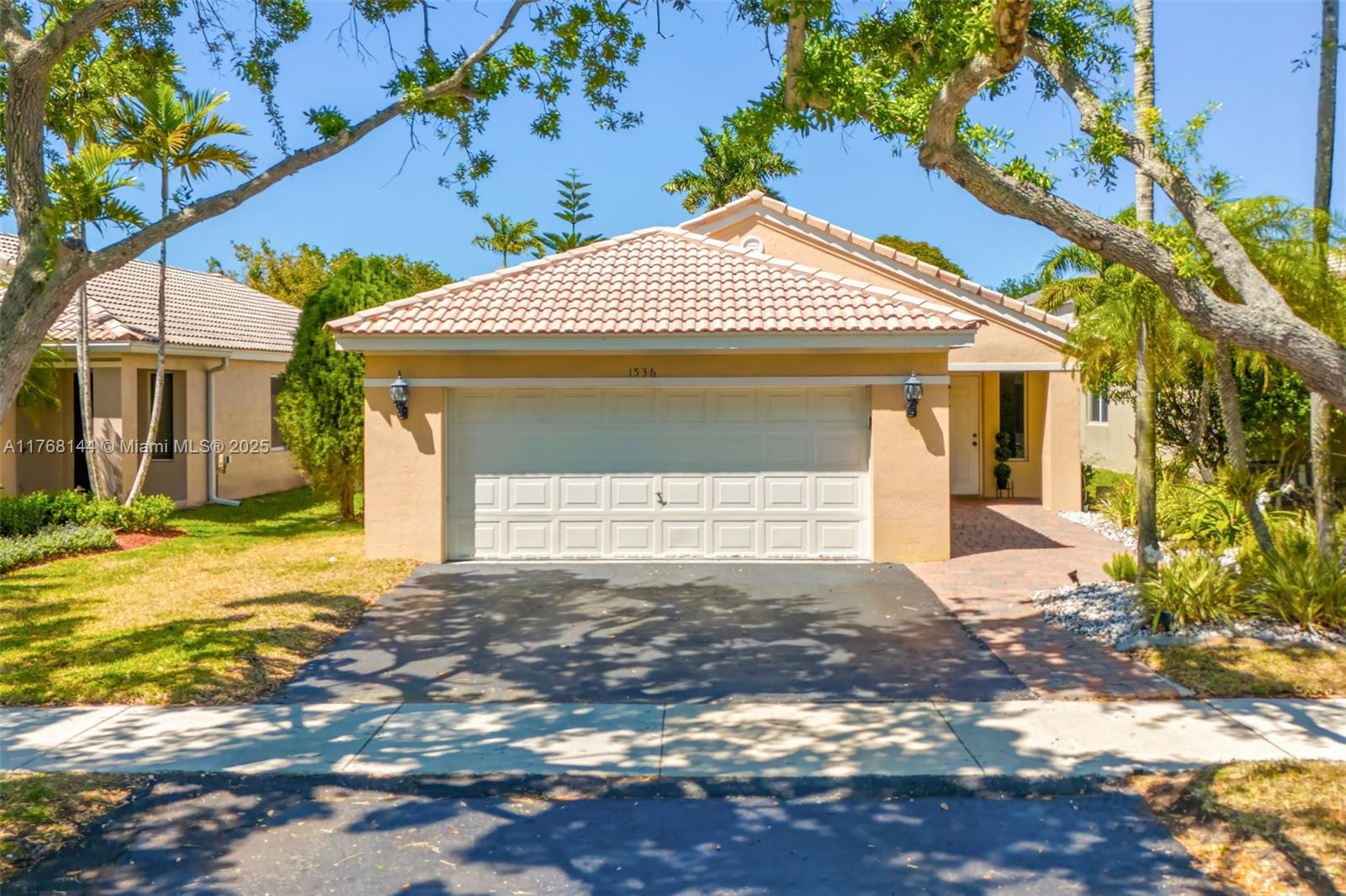 Property for Sale at 1536 Salerno Cir, Weston, Broward County, Florida - Bedrooms: 3 
Bathrooms: 2  - $649,000
