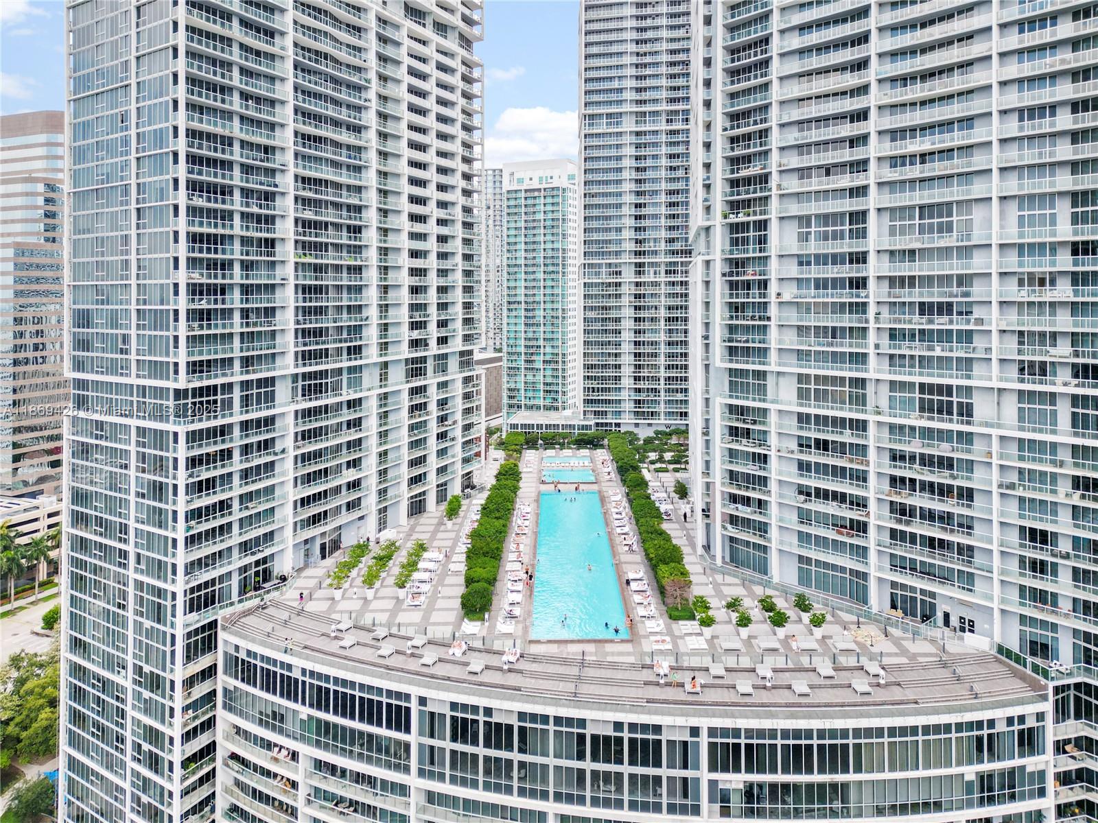 475 Brickell Ave 1612