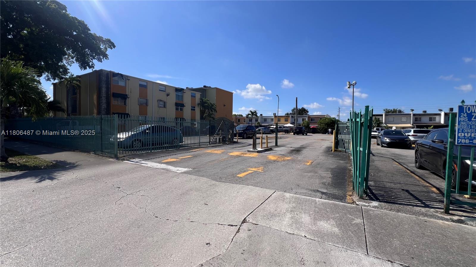 606 W 81st St 202