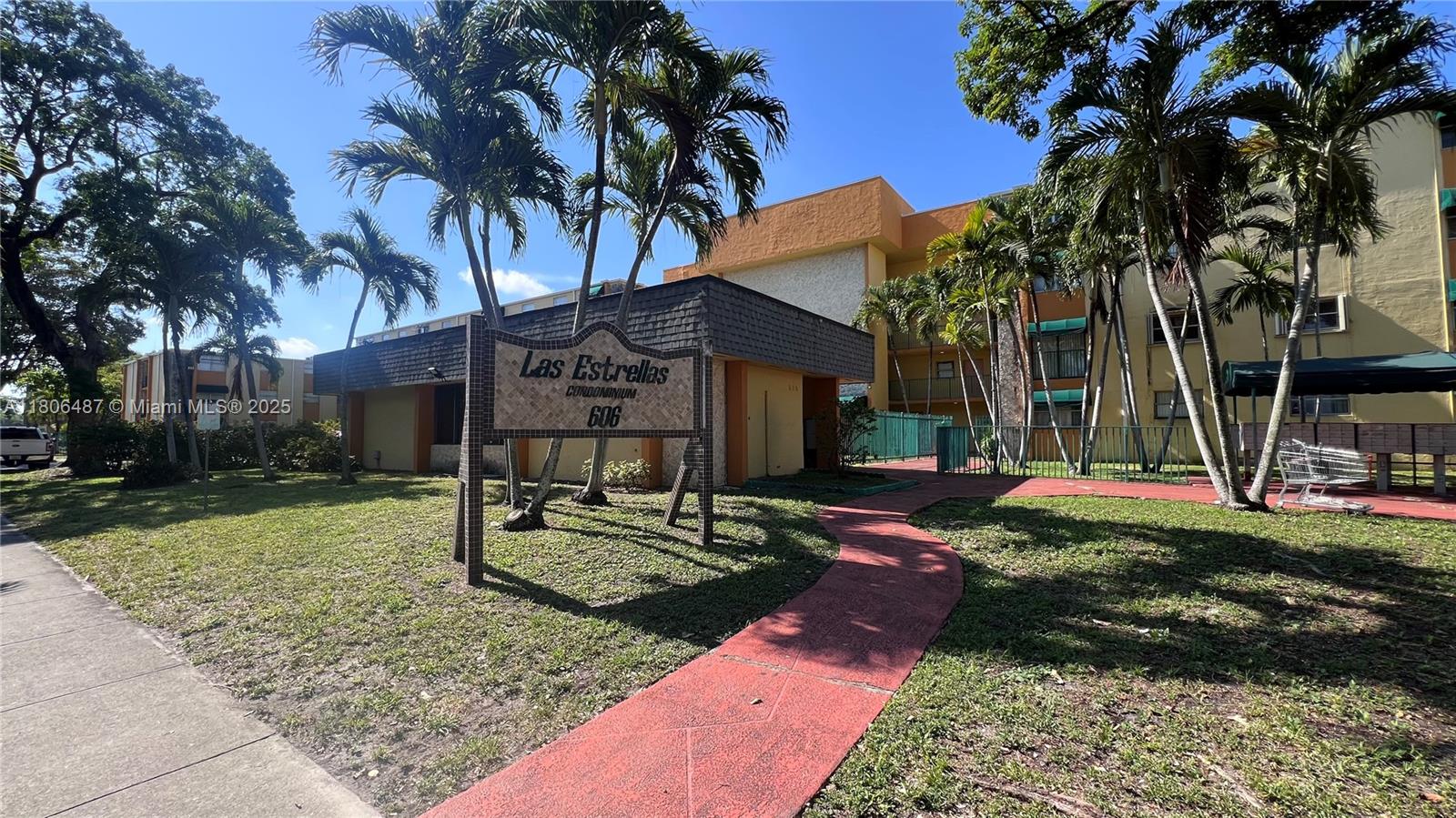 Property for Sale at 606 W 81st St 202, Hialeah, Miami-Dade County, Florida - Bedrooms: 2 
Bathrooms: 1  - $200,000