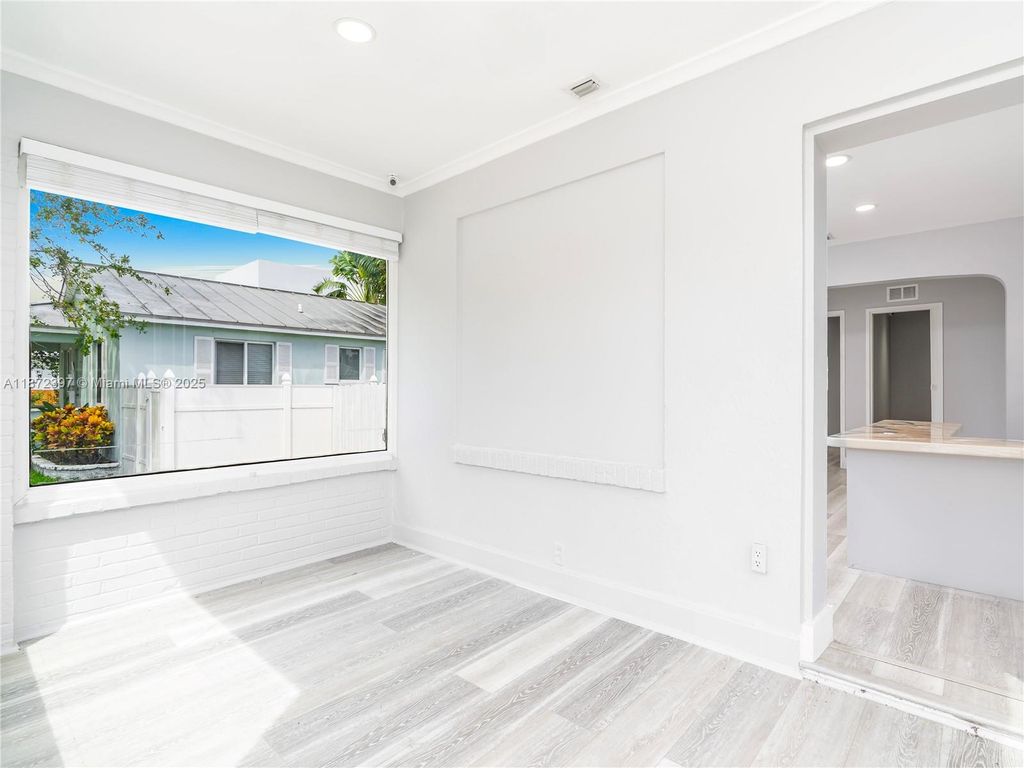 Photo of 215 SW 17th St, Fort Lauderdale, FL 33315 (MLS # A11872397)