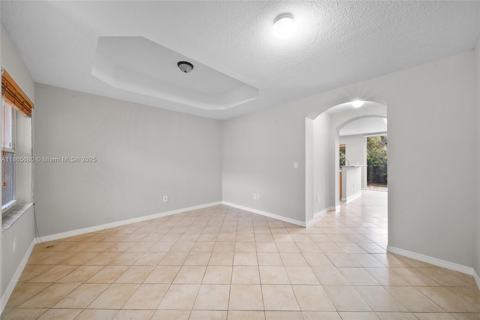 THUNDERBIRD PARK - Residential