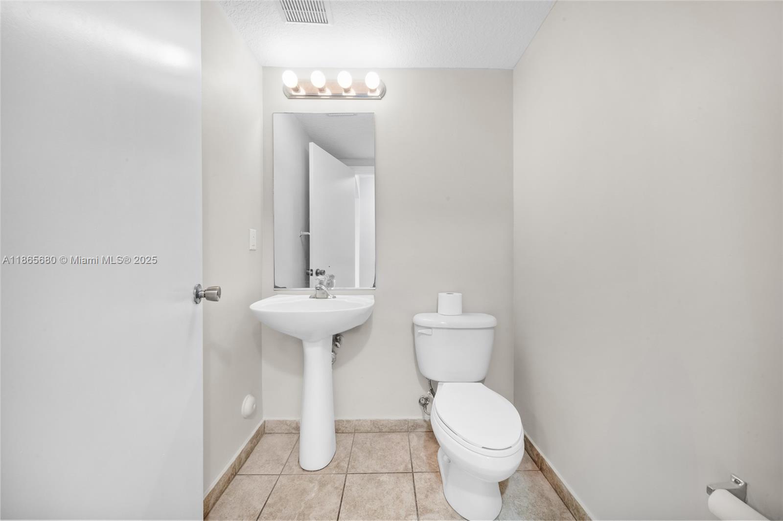 THUNDERBIRD PARK - Residential