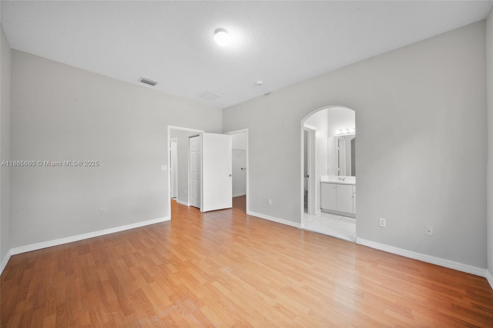 THUNDERBIRD PARK - Residential