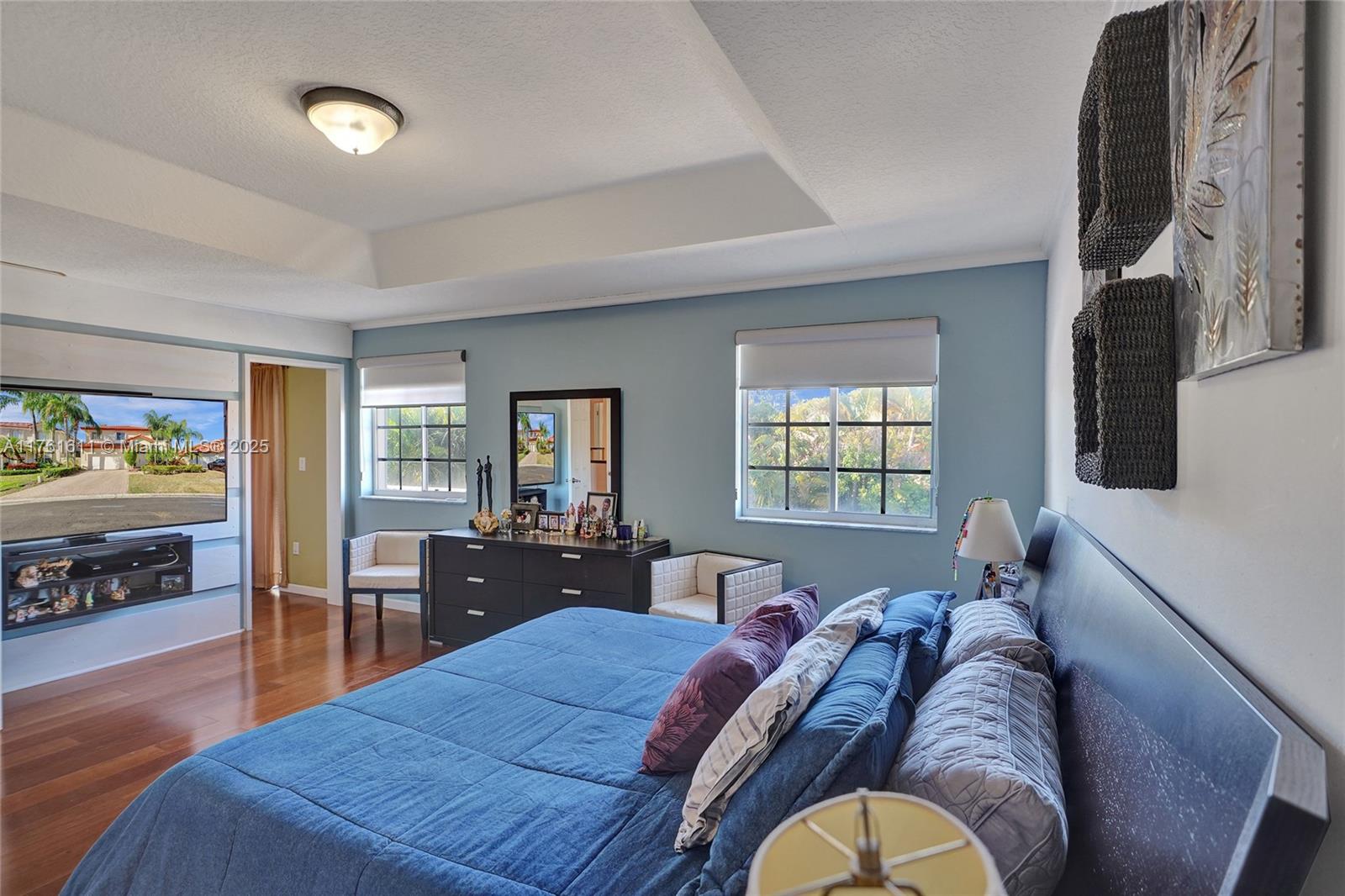 DORAL SANDS - Residential