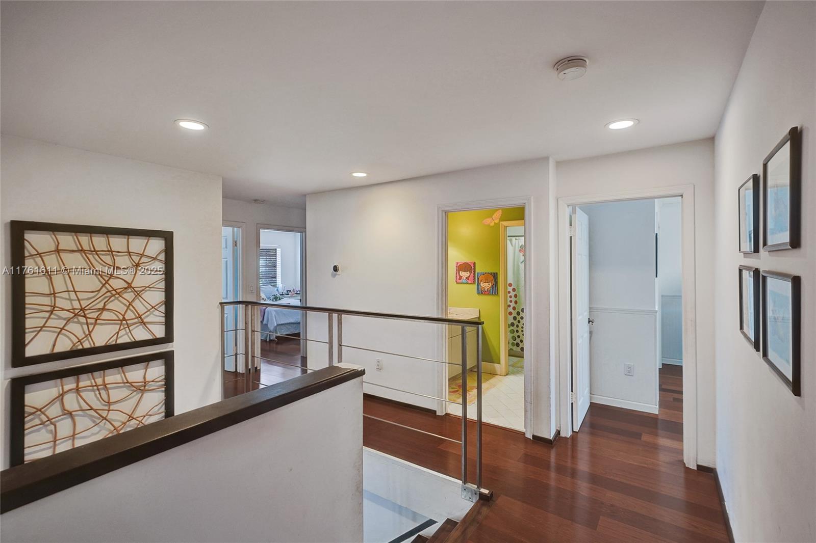 DORAL SANDS - Residential