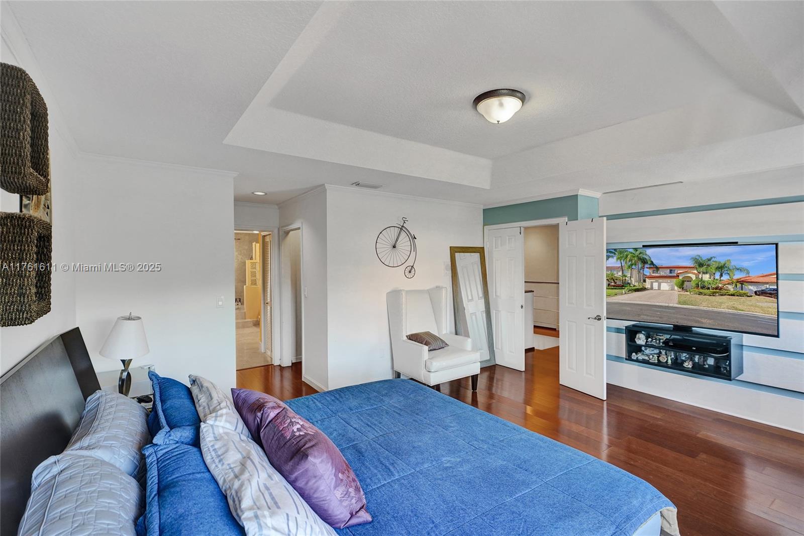 DORAL SANDS - Residential