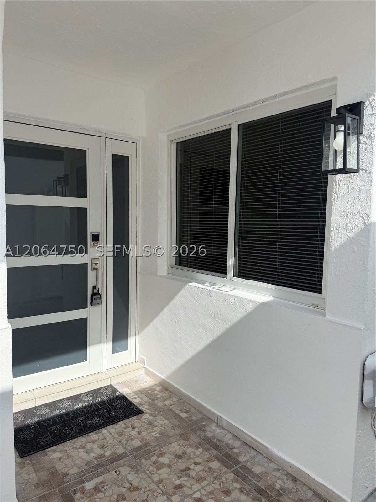 2854 W 75th Ter