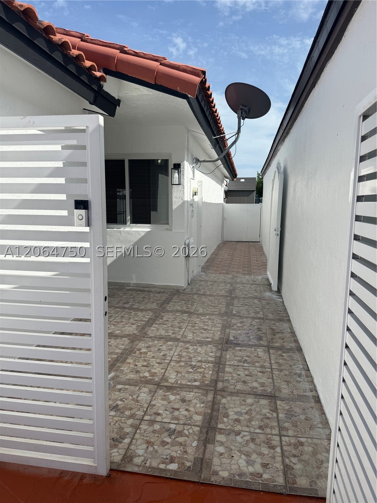 2854 W 75th Ter