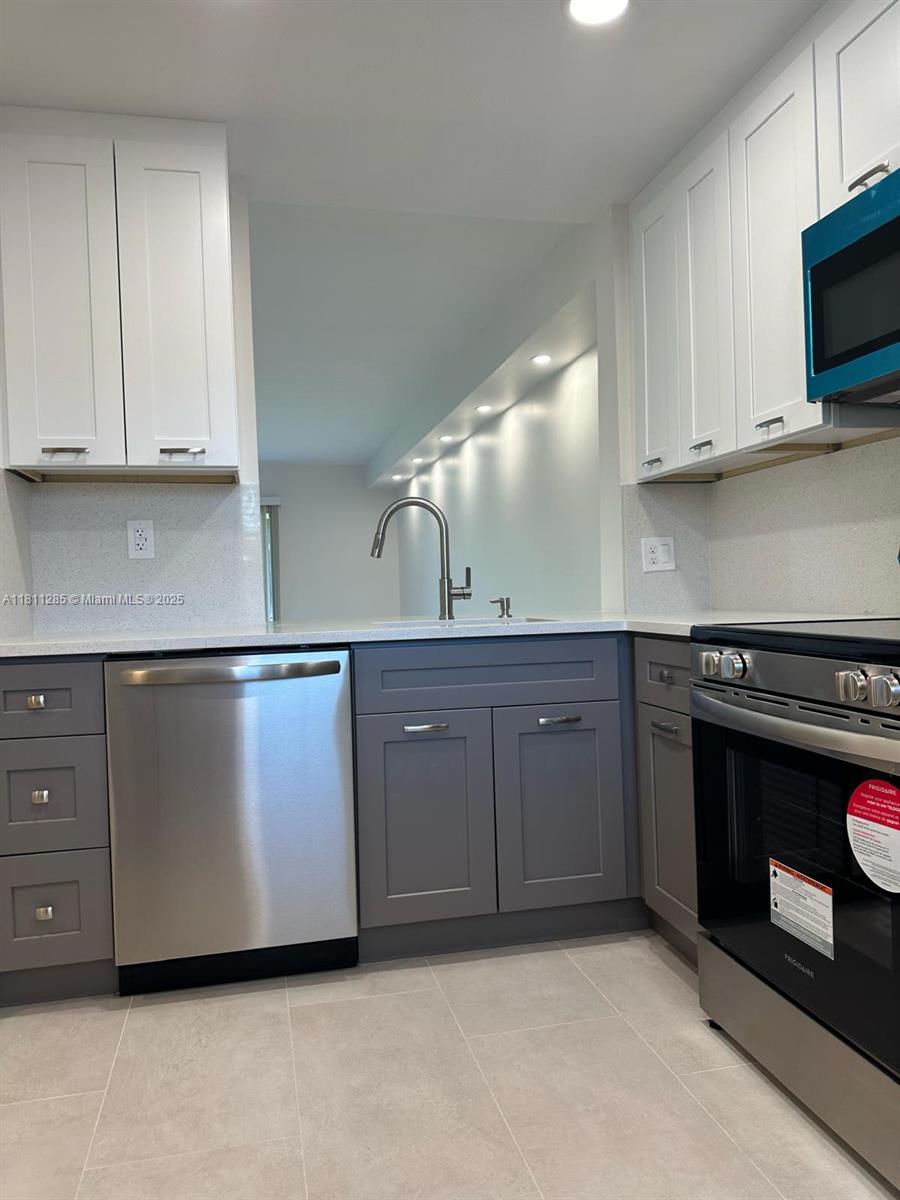 BOCA COVE CONDO - Residential Lease