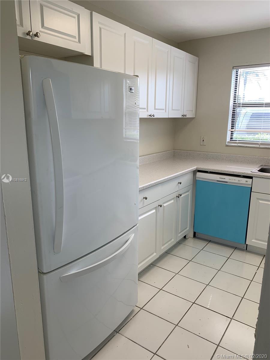 1316 White Pine Dr 8-C