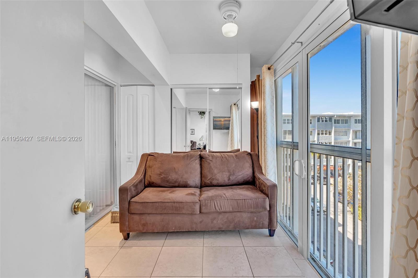 SECOND GULFSTREAM GARDEN - Residential