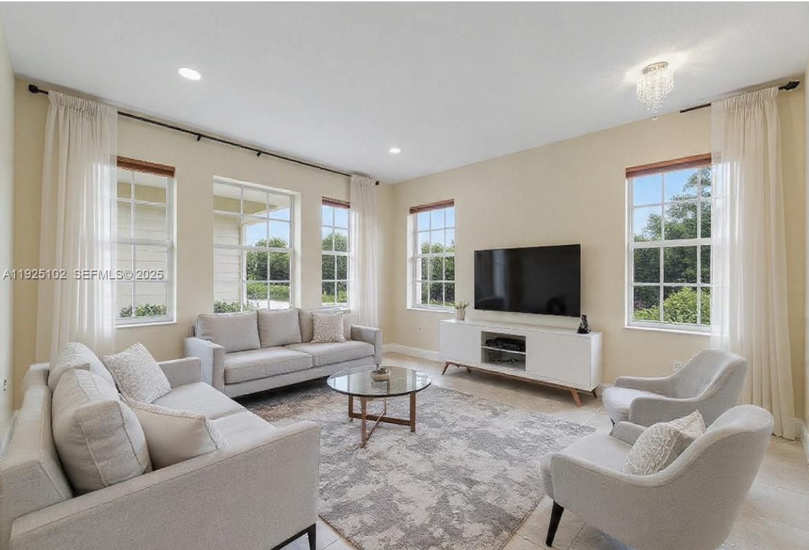 WYNDHAM LAKES NORTH - Residential Lease