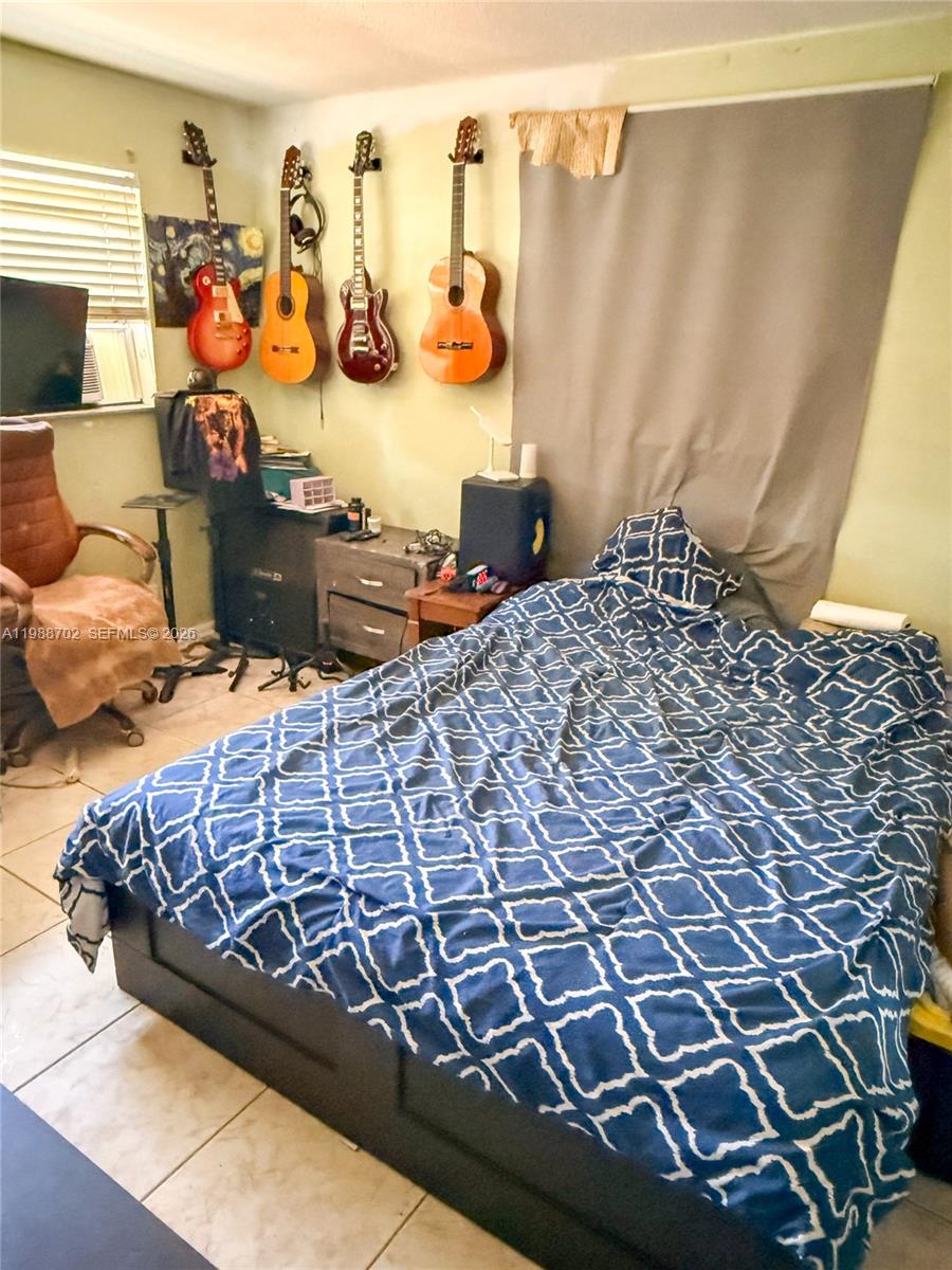 TROPICAL ESTATES - Residential