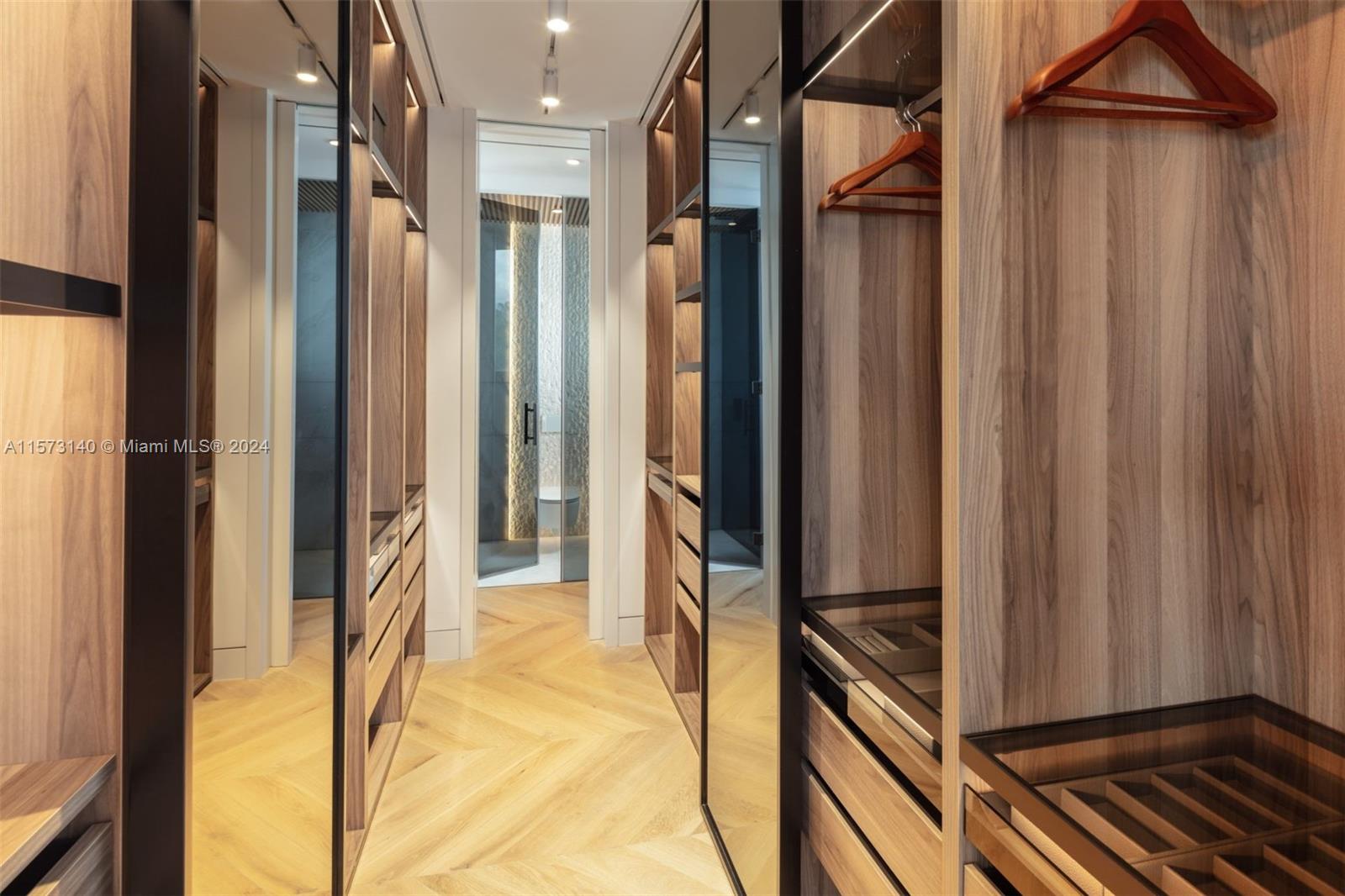 Orquidea, Puente Romano - Residential