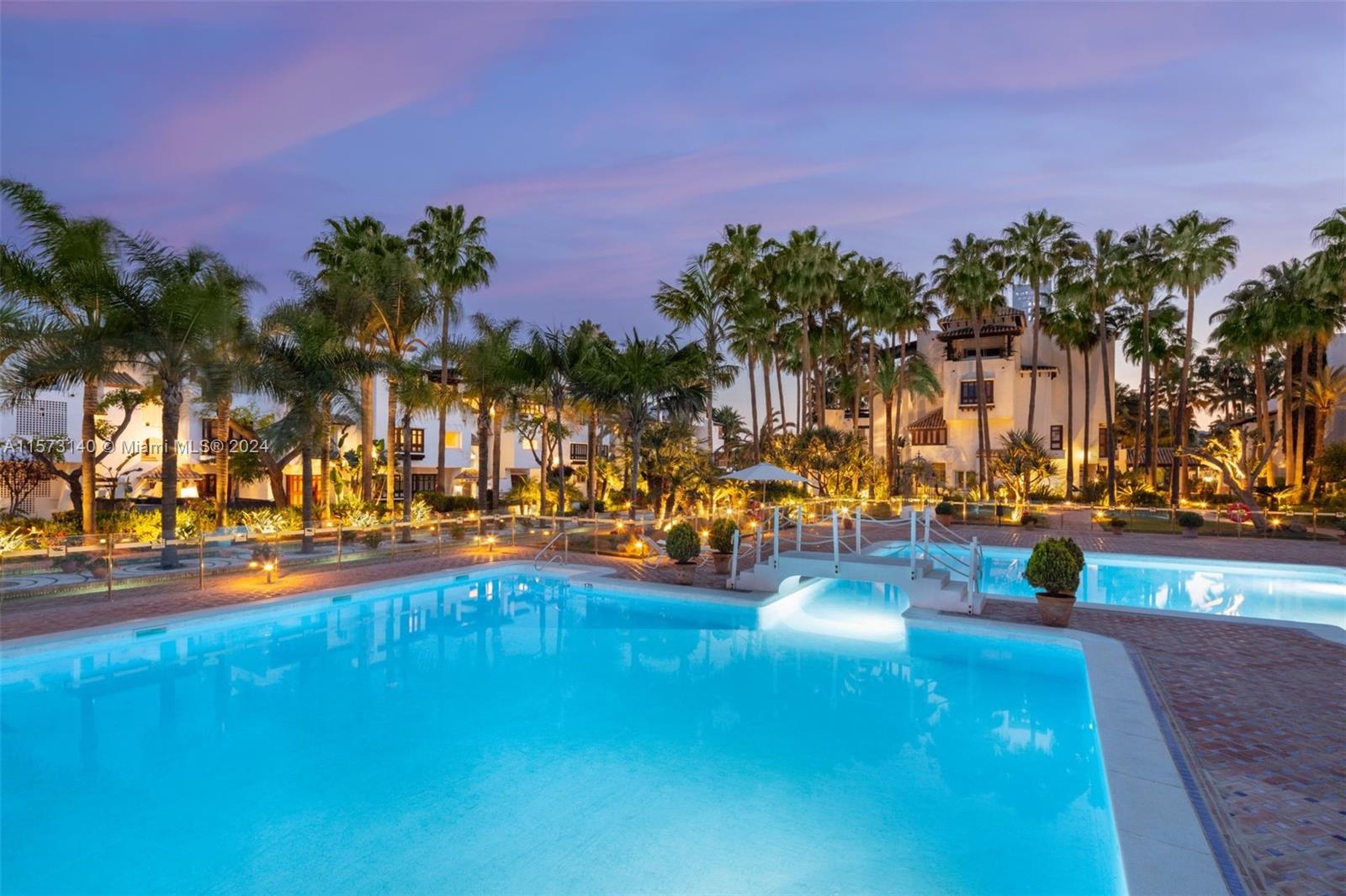 Orquidea, Puente Romano - Residential