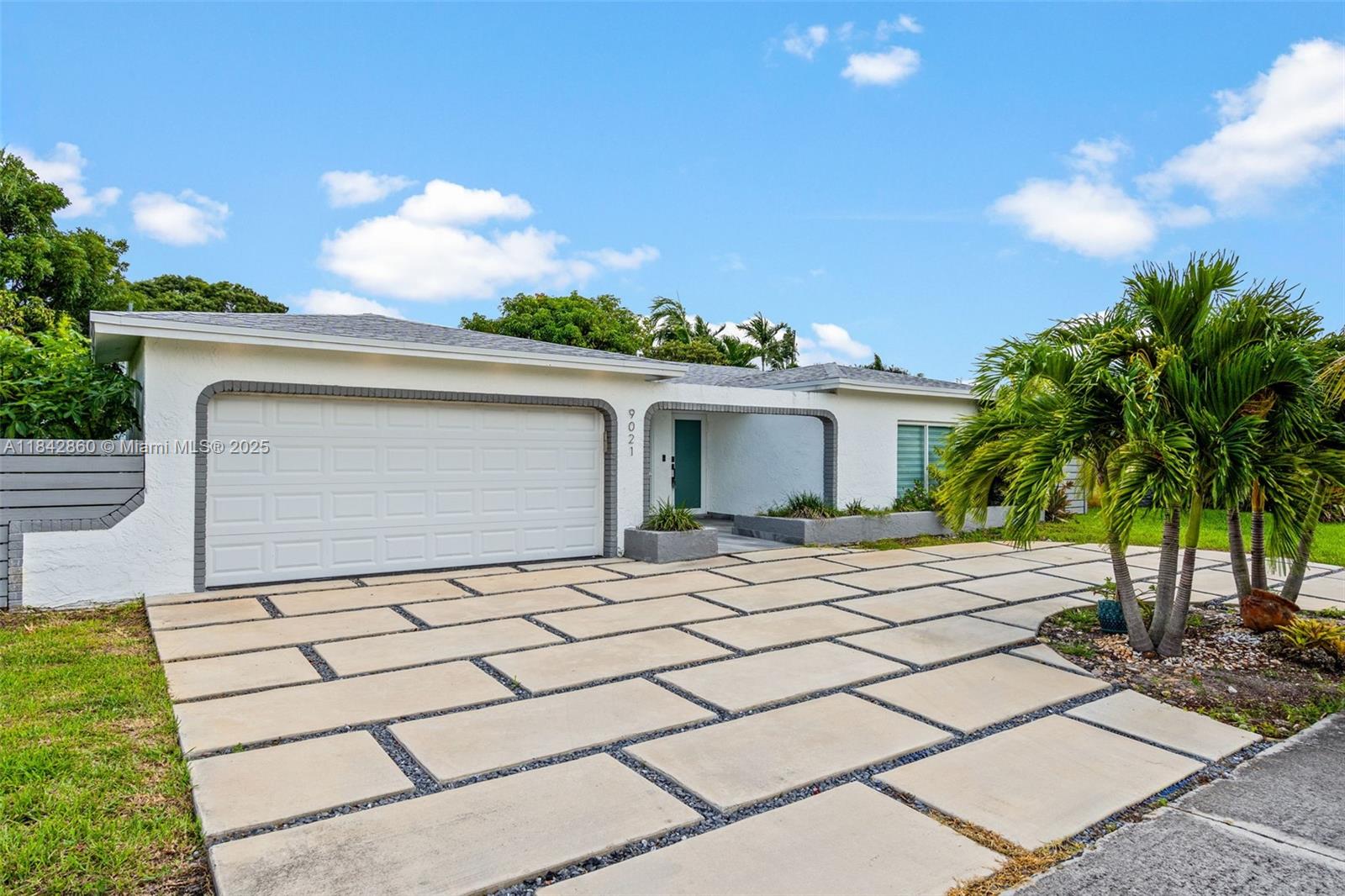 Beautiful 3/2 home in the desirable Pembroke Pines. This spacious residence features large living areas, a generous walk in closet, and a 2 car garage. Large backyard with a private swimming pool perfect for relaxing or entertaining. No association and fast approval process. Available immediately. Ideal location. Contact us today to schedule a viewing!