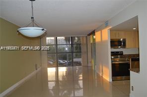 200 Leslie Dr 303