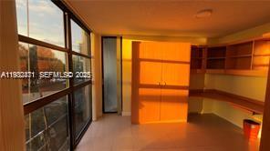 200 LESLIE CONDO - Residential