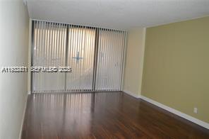 200 Leslie Dr 303