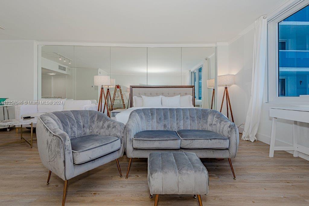 RONEY PALACE CONDO - Residential Lease