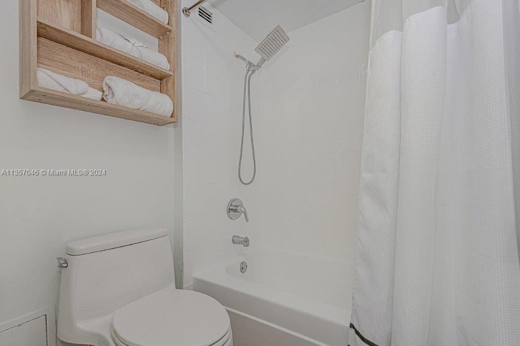 RONEY PALACE CONDO - Residential Lease